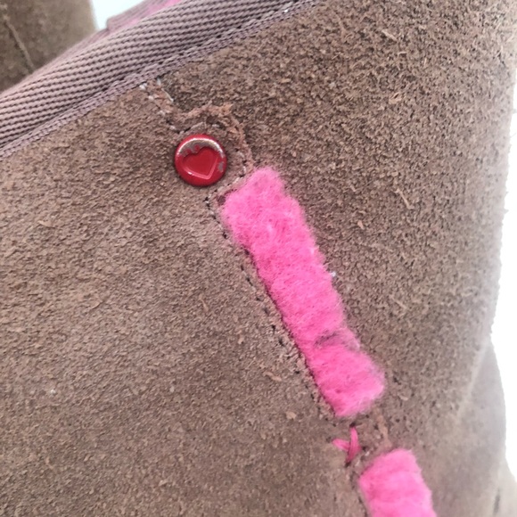 ♦️SOLD♦️UGG Australia I Heart Kisses Tan Suede - Picture 12 of 14